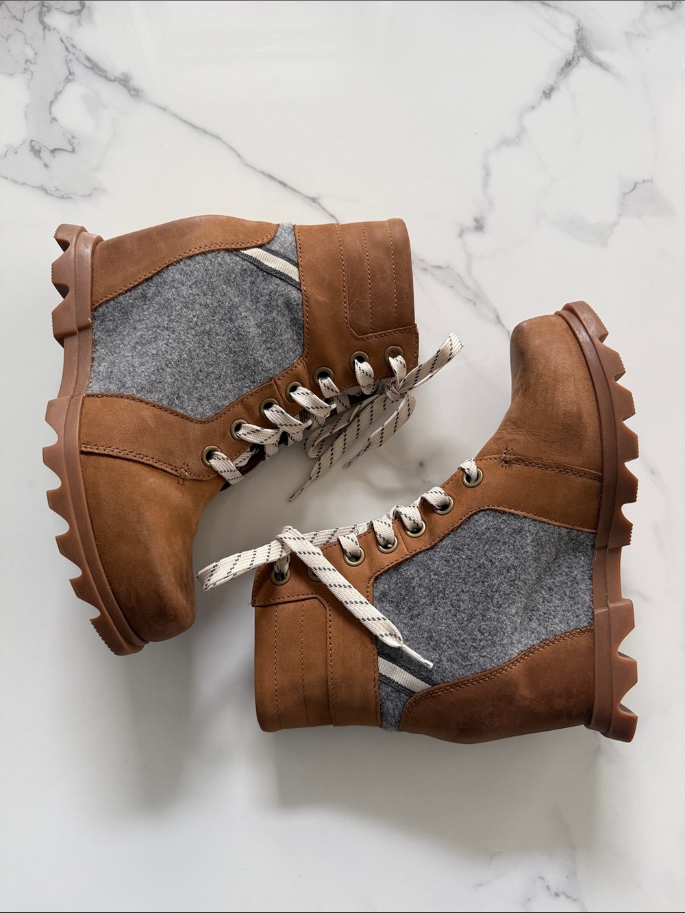 SOREL Brown Leather & Gray Wool Hiker Boots